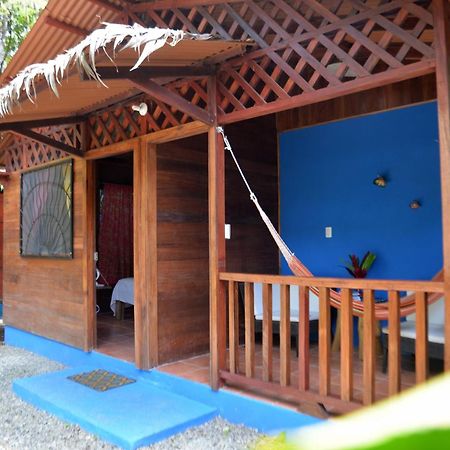 花卉简易别墅 Puerto Viejo de Talamanca 外观 照片